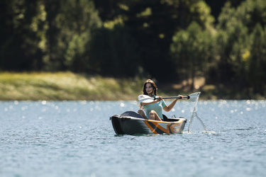 Aqua Marina Tomahawk AIR-K 375 1-Person on a Calm lake